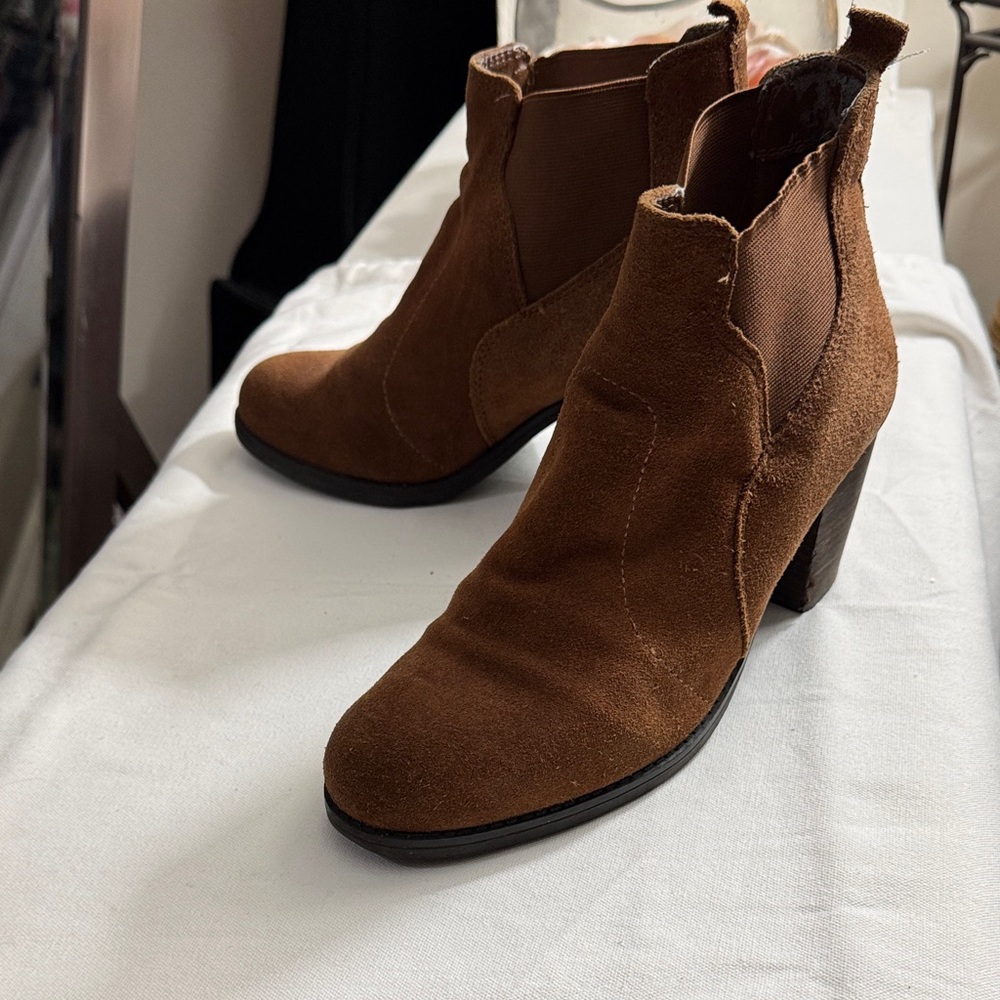 Crown Vintage Chestnut Suede Ankle Booties